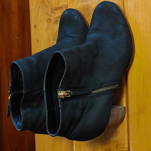 Women's Cole Haan Black Leather Ankle Boots 9B - Picture 2 of 13